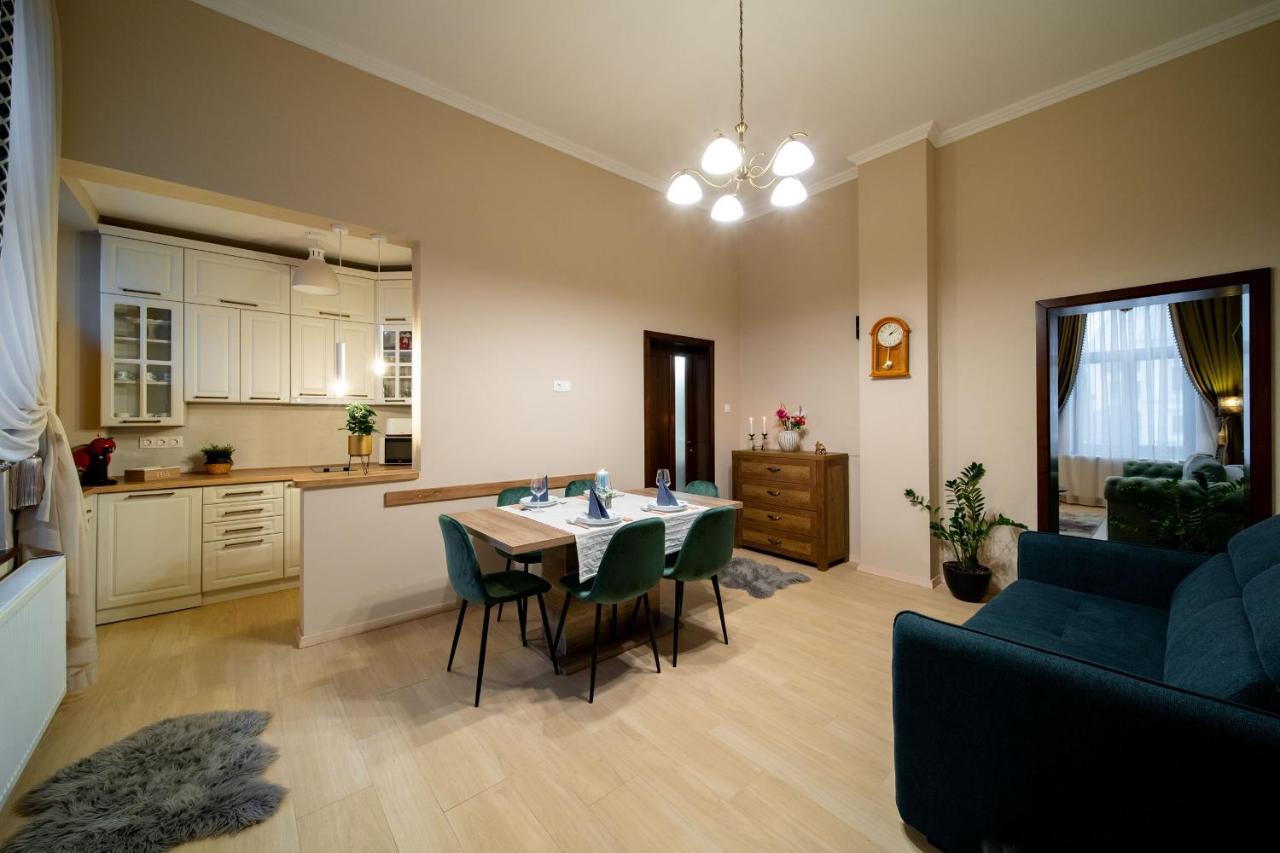 Central Harmony Apartment Odorheiu Secuiesc Bagian luar foto